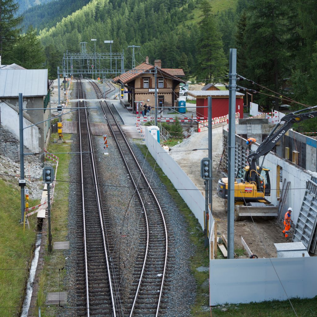 Umbau an den Bahnhöfen Preda und Spinas - 