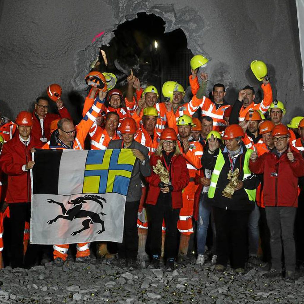 02.10.2018- Breakthrough RhB Albula Tunnel - 